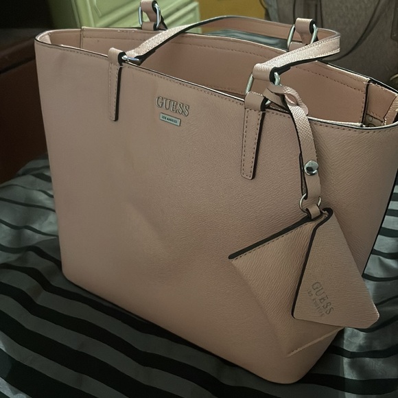 Guess Los Angeles Purse - Picture 3 of 4